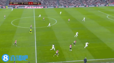 《王者荣耀》官方道歉：英雄玩法调整导致出装被举报