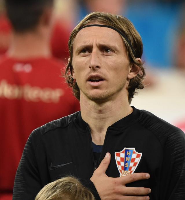 NBA常规赛：雄鹿字母哥连得18分