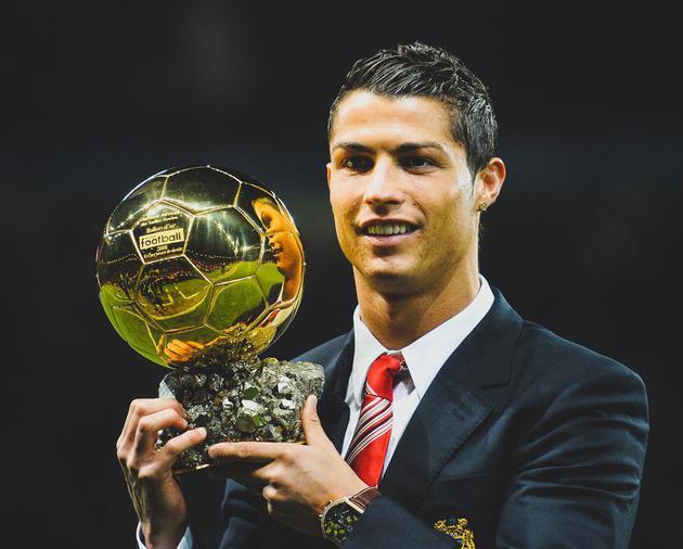 新浪游戏独家专访《真·三国无双 霸》手游制作人-铃木亮浩