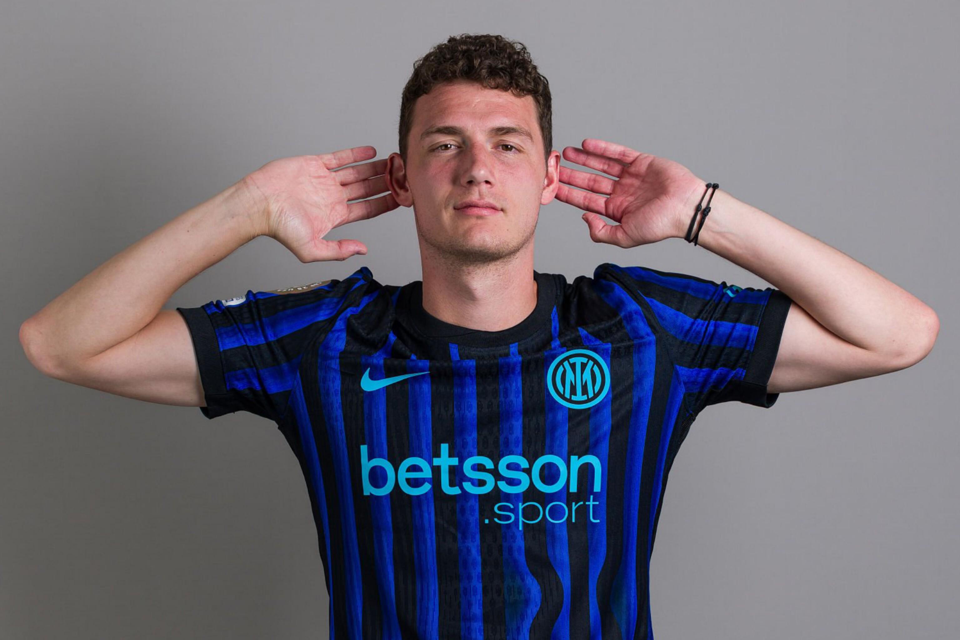 电竞跨界合作新品发布现场